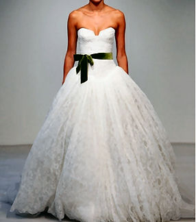 Couture Wedding Dresses on Second Vera Wang Wedding Gown  A Knee High Lace Gown With A Satin