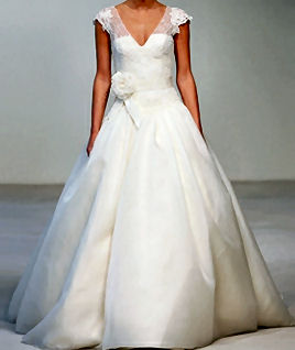 vera wang wedding dress with white rose and full lace skirt