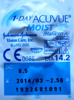 acuvue moist lens